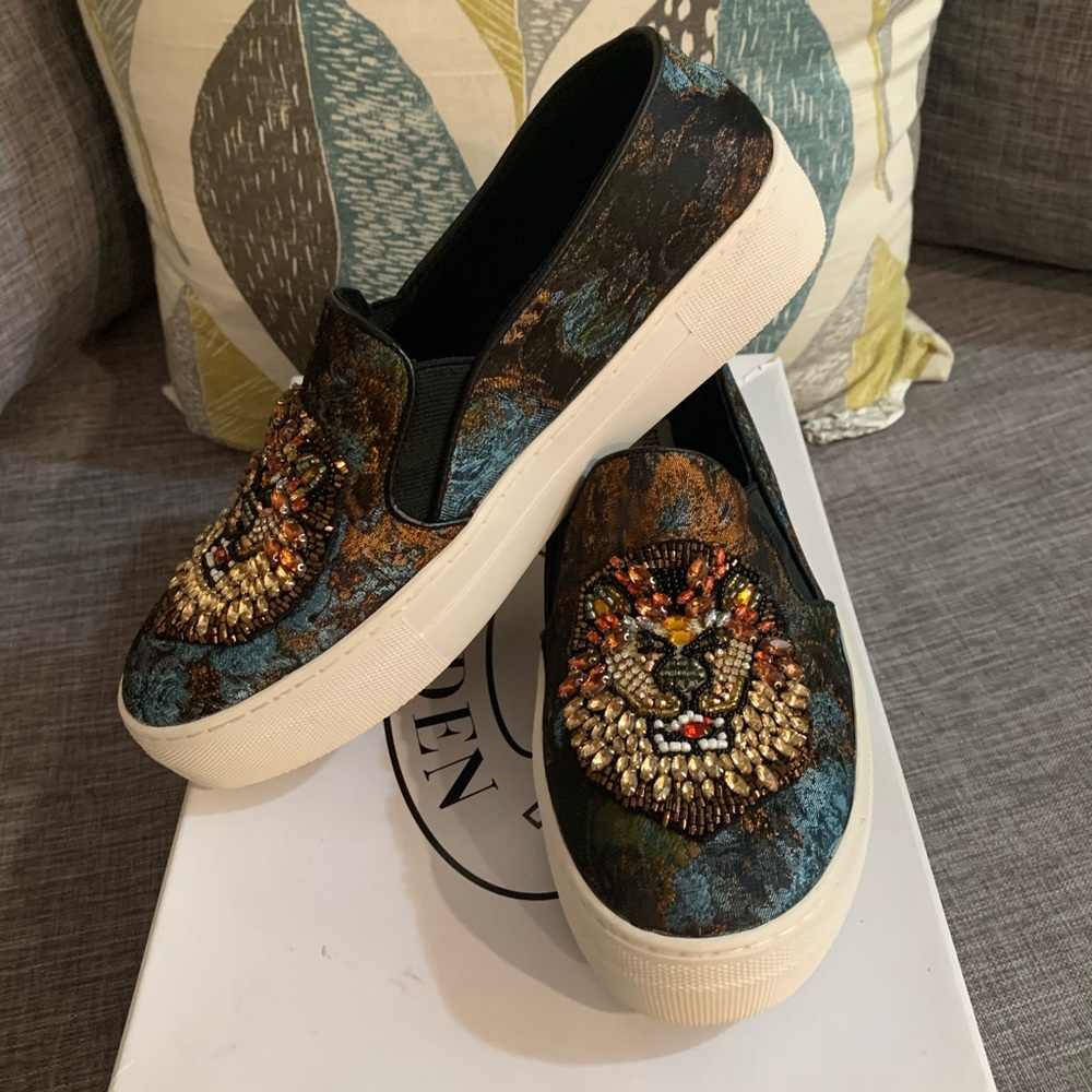Steve Madden Vans.